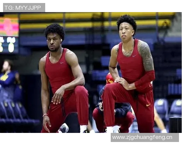 夸梅：布朗尼在主场比赛中表现得如同被车灯照射的迷茫鹿