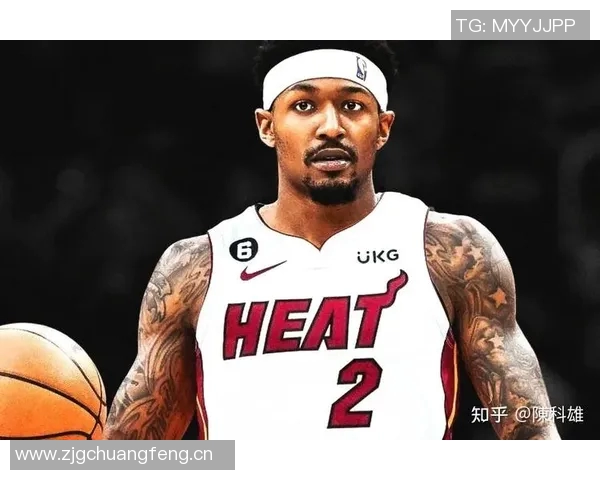 比尔展现全面能力强大的适应力助力球队攻防转换 比尔展现全面能力强大的适应力助力球队攻防转换