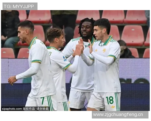 传奇球星重聚维耶里社交媒体分享与大罗巴乔马特拉齐托蒂合影瞬间