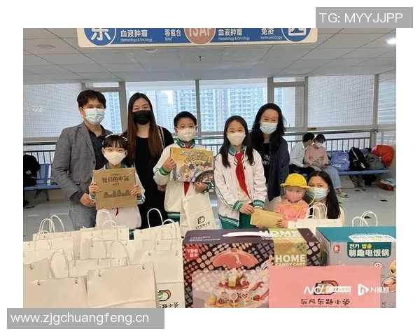 扎霍球迷向球场投掷毛绒玩具捐赠患病儿童荣获FIFA球迷奖